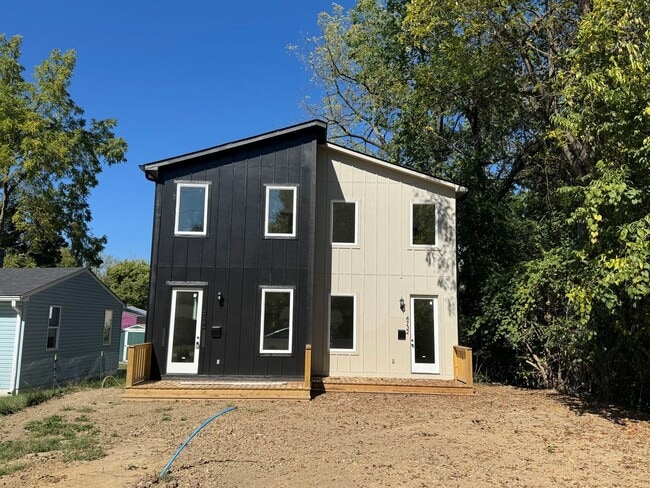 Brand new luxury townhome on the eastside.... - Brand new luxury townhome on the eastside....