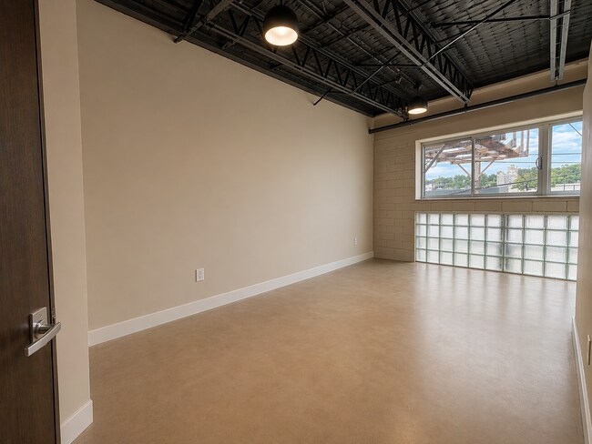 Foto del edificio - The Garden Lofts