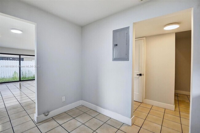 Foto del edificio - 1721 SW 40th Terrace