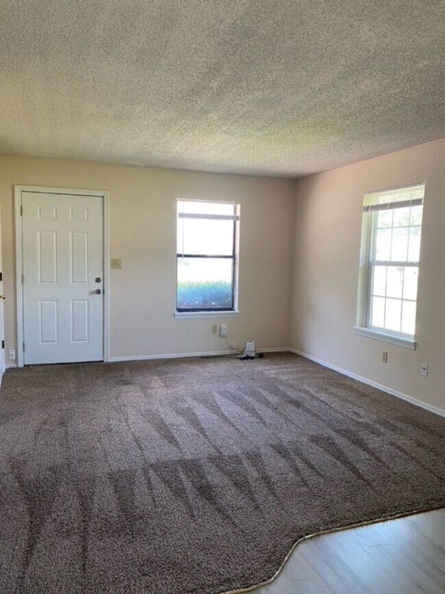 Foto del edificio - Great Duplex! 2 Bed, 1 Bath