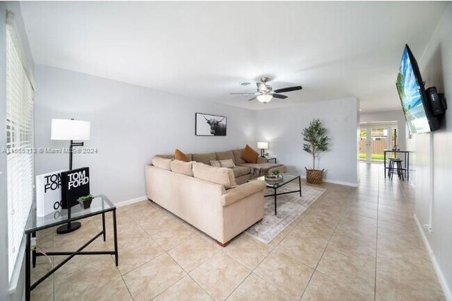 Foto del edificio - 1769 NE 45th St