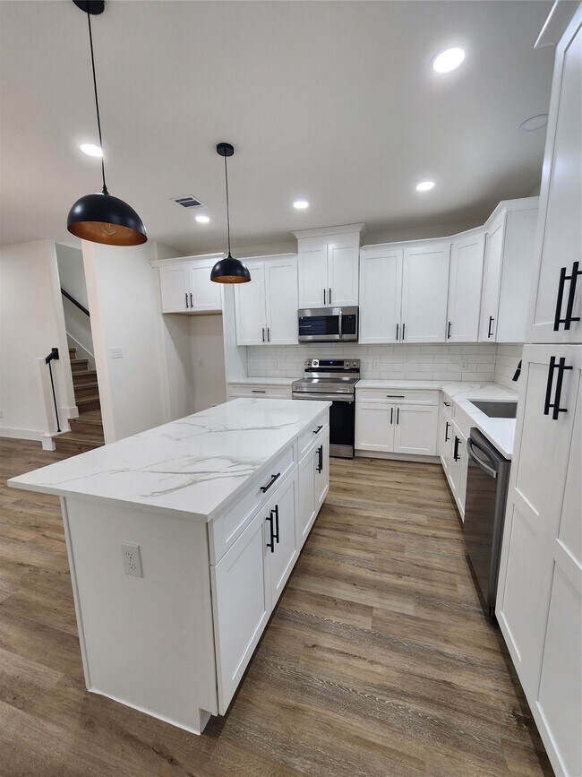 Foto del edificio - 650 Everett St