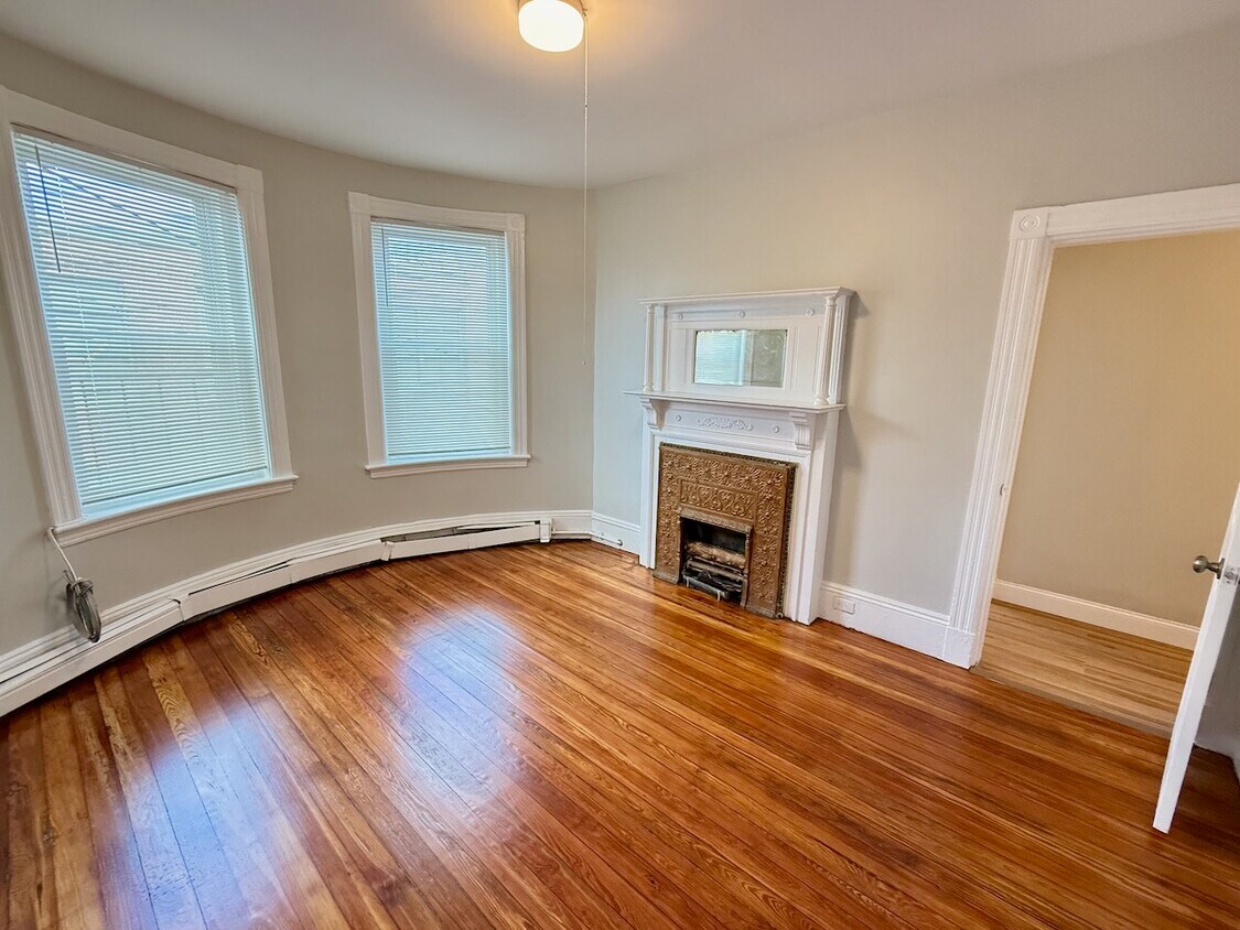 Primary Photo - 17 Linden St
