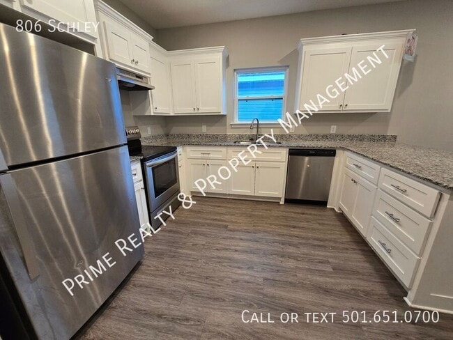 Building Photo - 806 Schley-