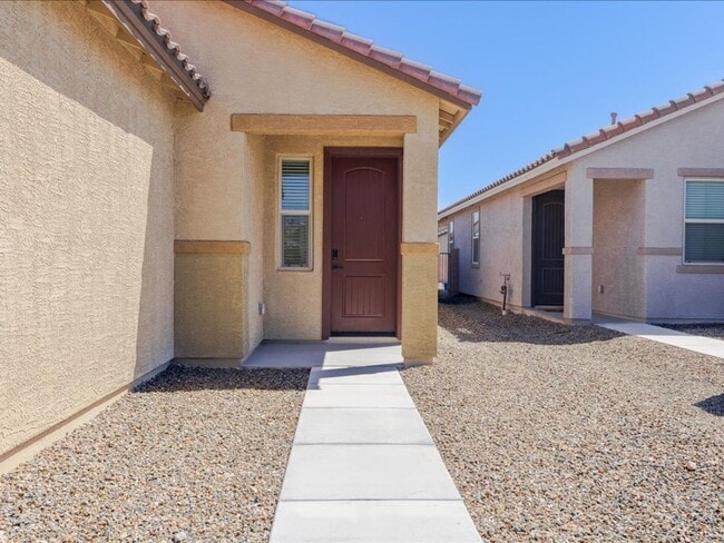 Building Photo - 3 Bedroom 2 Bathroom