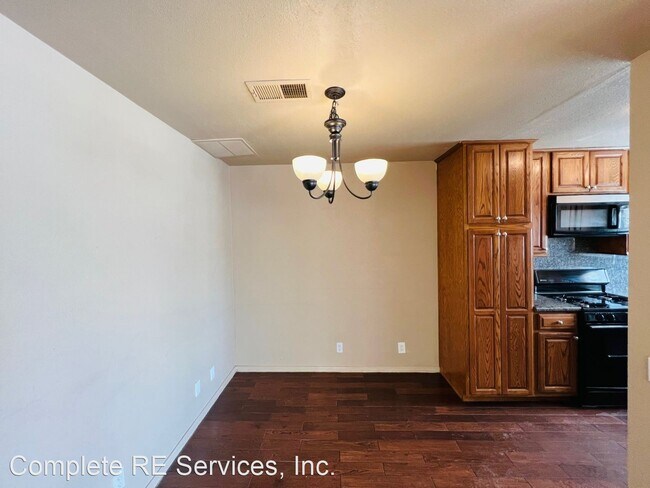 Building Photo - 4 br, 2.5 bath House - 16177 Barbee St