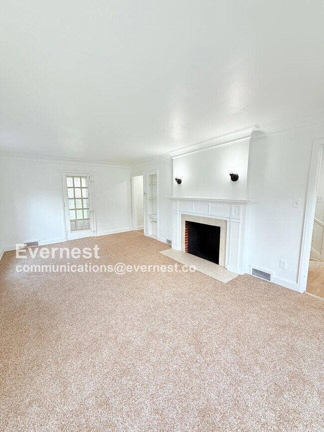 Foto del edificio - 13060 Rosemary St