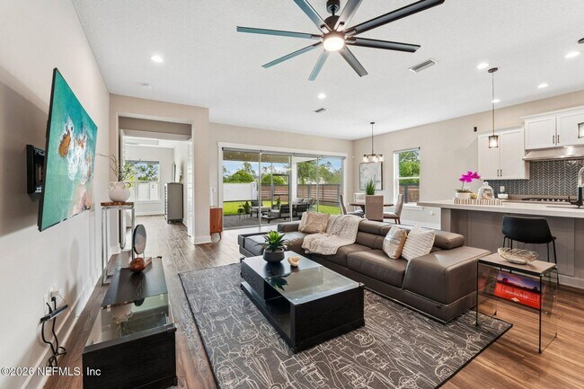 Foto del edificio - Enjoy the best of Jacksonville living.