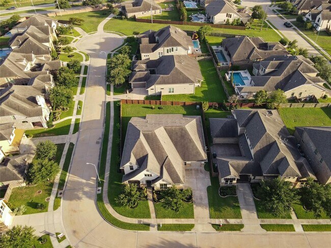 Building Photo - 23531 Bellina Dr