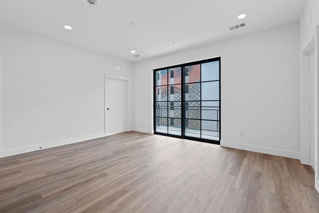 Foto del edificio - 4315 S Congress Ave