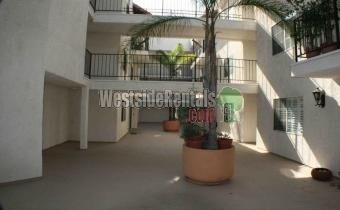Foto principal - 4249 Longridge Ave