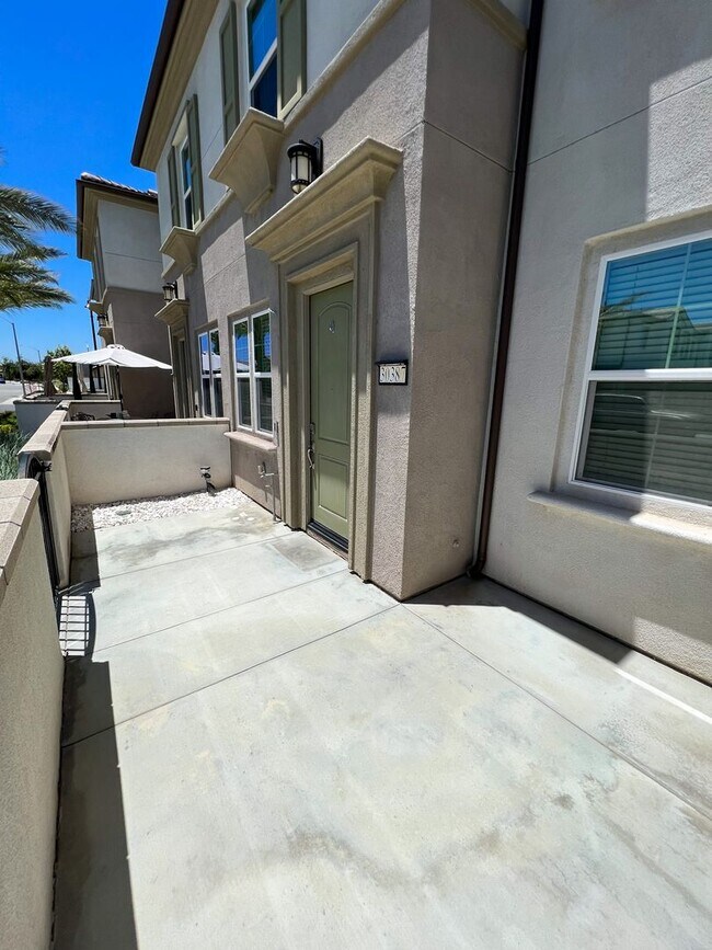 Building Photo - 2 bedroom Condo with a LOFT located in Menifee!