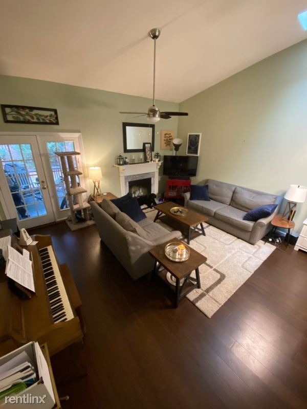 Building Photo - 2 br, 2 bath Townhome - 113 Forest Oaks Dr