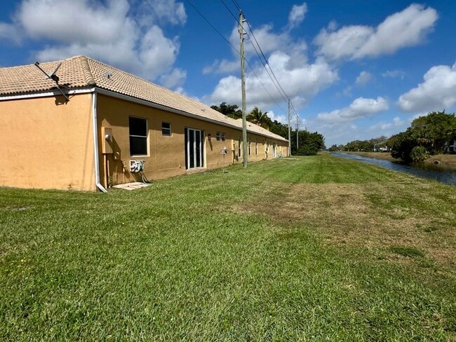 Building Photo - 9942 Boynton Gardens Way