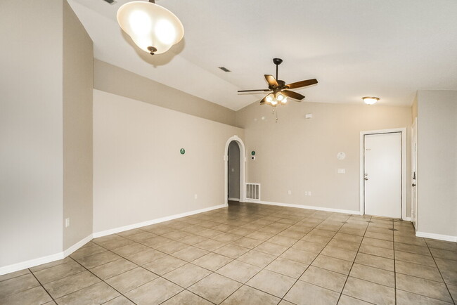Building Photo - 8706 Claiborne Ct
