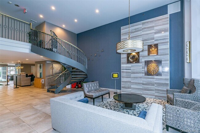 Foto del edificio - 100 Cutter Mill Rd
