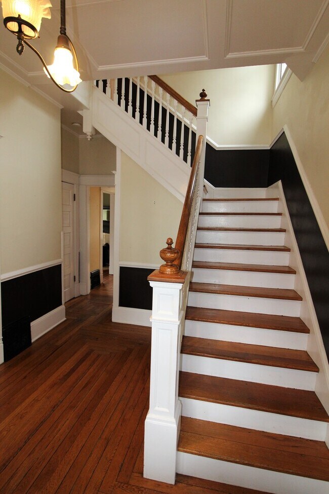 Foto del edificio - Downtown Charmer