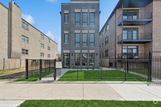 Building Photo - 5000 S Prairie Ave