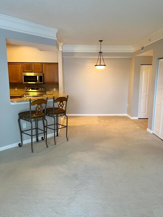 8210 Myrtlewood Cir W, Palm Beach Gardens, FL 33418 Condo for Rent in