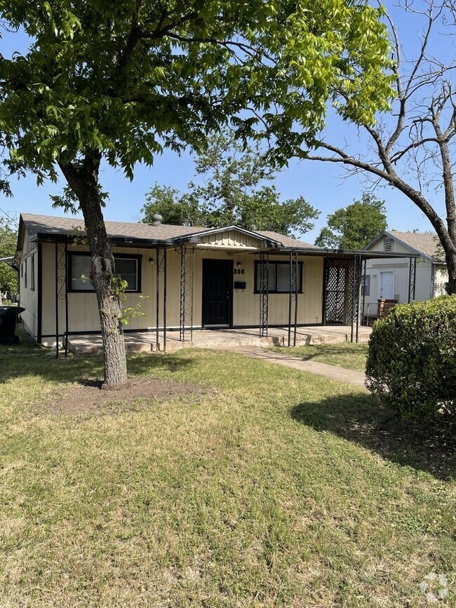 Building Photo - 808 S 53rd St