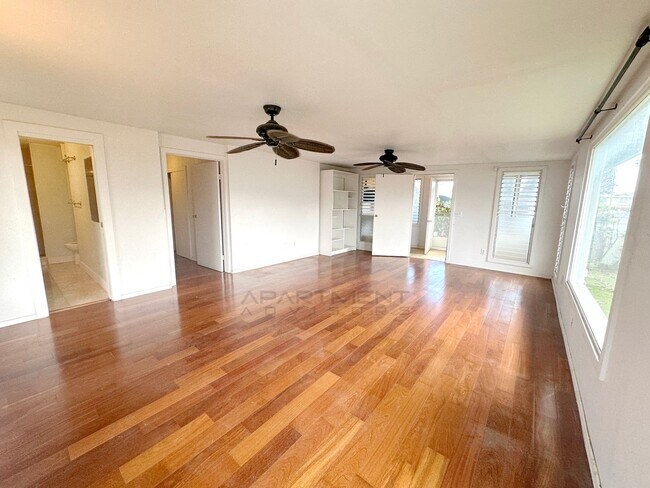 Foto del edificio - CHARMING 3 BD / 2 BA KAILUA HOME WITH LARG...