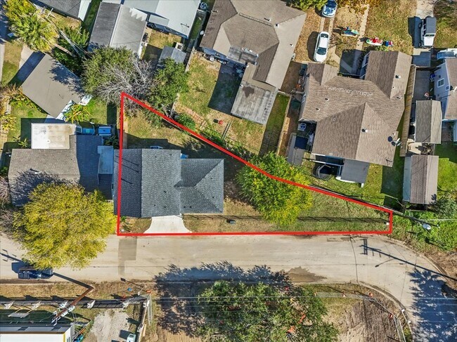 Foto del edificio - 1910 Bayou Shore Dr