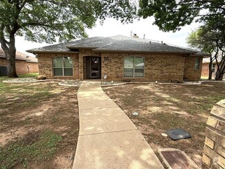 Building Photo - 4850 Jennifer Ln