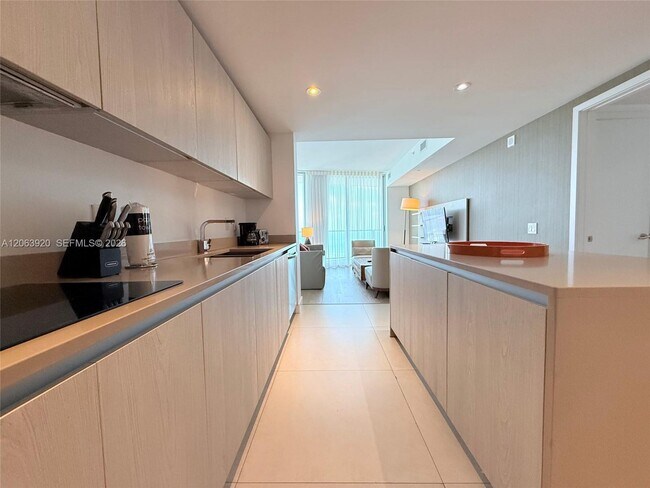 Building Photo - 4111 S Ocean Dr