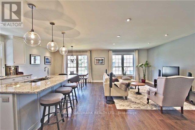 Building Photo - 208 Pine Cove Rd