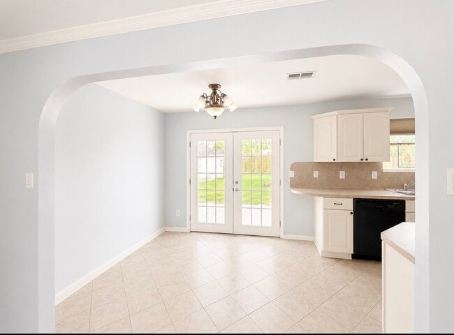 Building Photo - 10415 Norton Dr