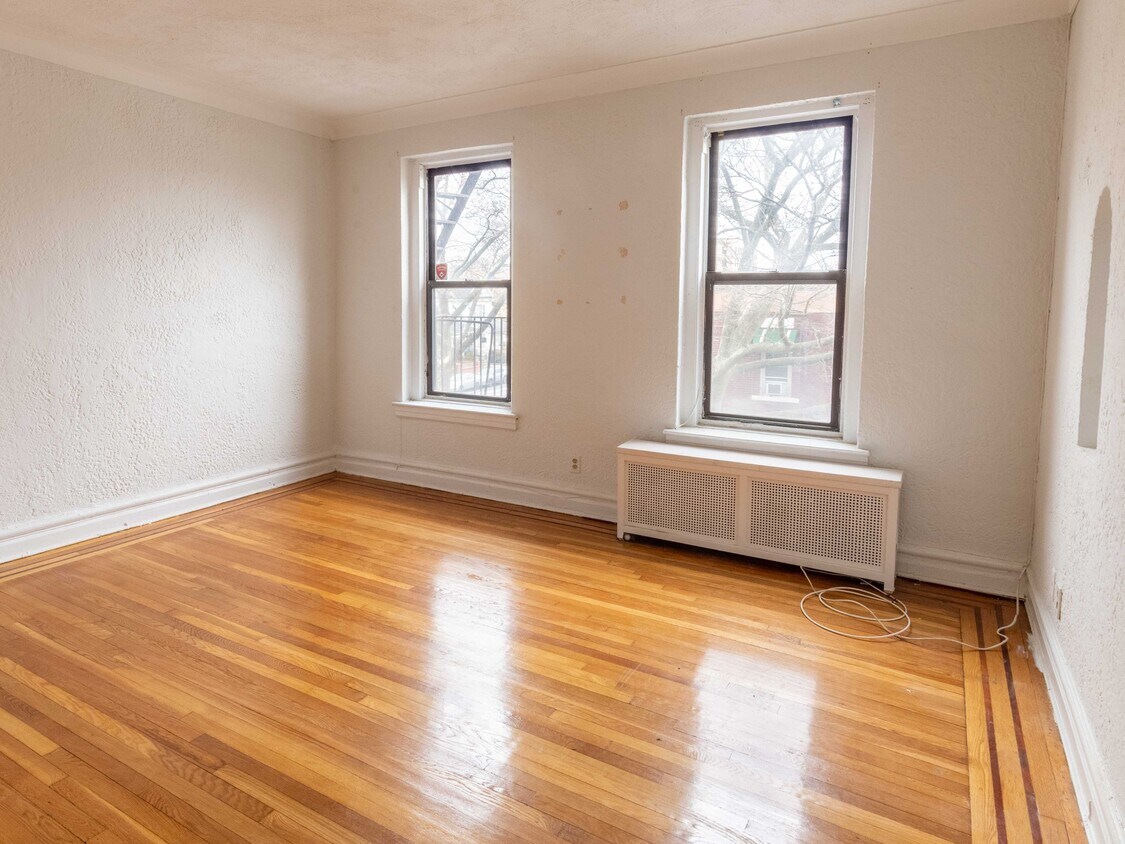 Primary Photo - 101 Marine Ave