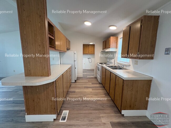 Foto del edificio - 254 N 700 W