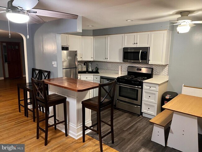 Building Photo - 5209 Gramercy Dr