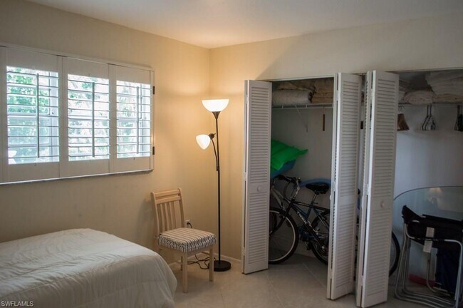 Foto del edificio - Summer Vacation Rental -- Beautiful Modern...
