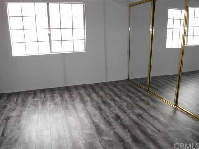 Foto del edificio - 1639 E 68th St