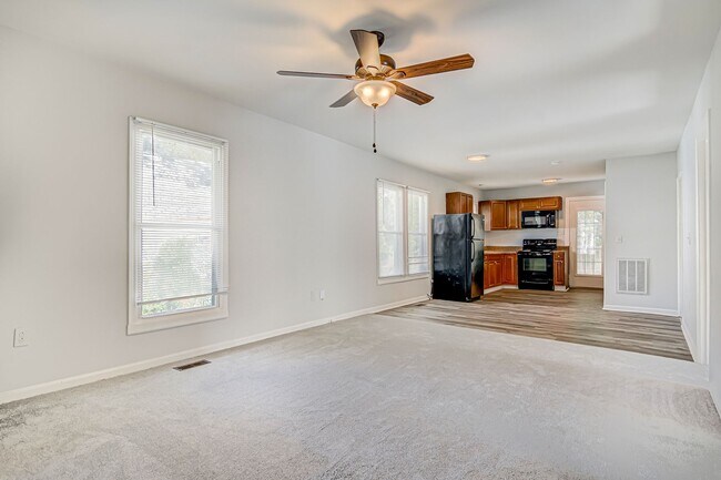 Building Photo - Updated 3/2 in Glenwood
