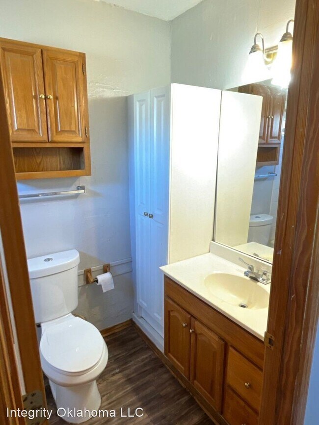 Building Photo - 1 br, 1 bath House - 2209 1/2 NE 16th Terrace