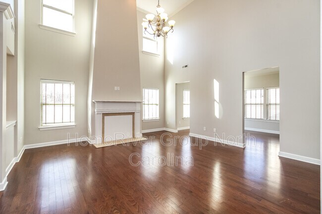 Building Photo - 5519 Hardie Farm Dr