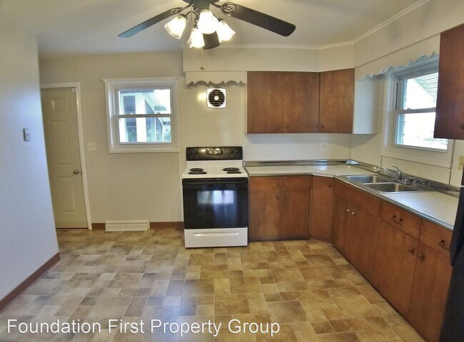 Building Photo - 3 br, 1 bath House - 128 Kuhn Drive