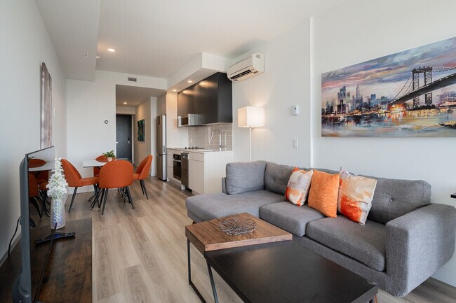 Building Photo - 1020 Rue de la Montagne