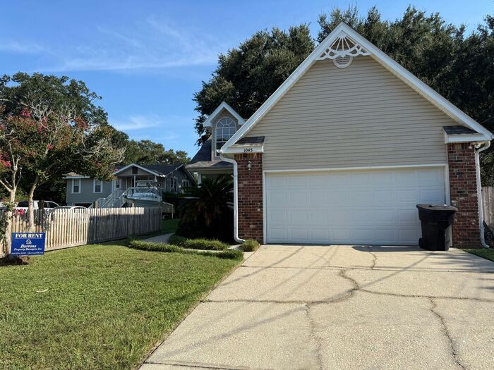 Primary Photo - Pensacola - East Hill - 3 bedroom, 2 bathr...