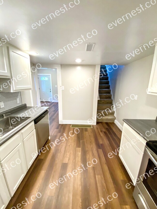Foto del edificio - 1494 Manchester Ave