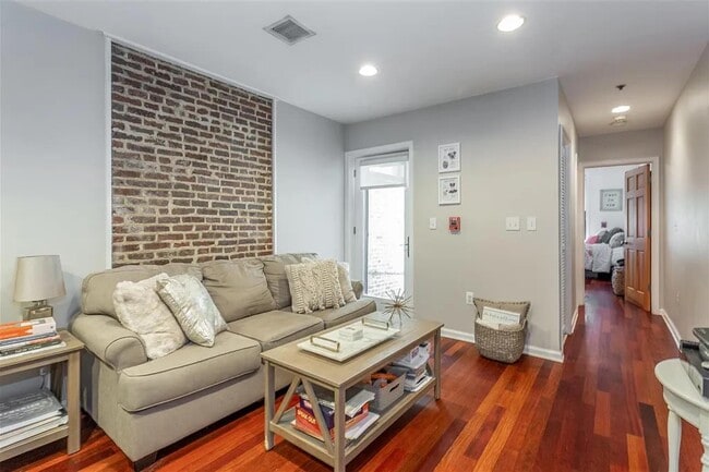Building Photo - 508 Grand St