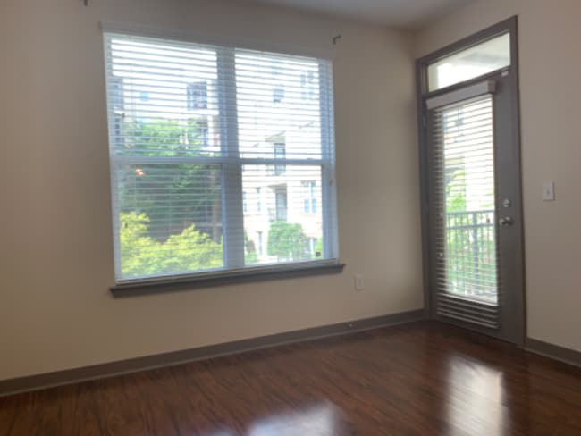 Building Photo - 390 17th St