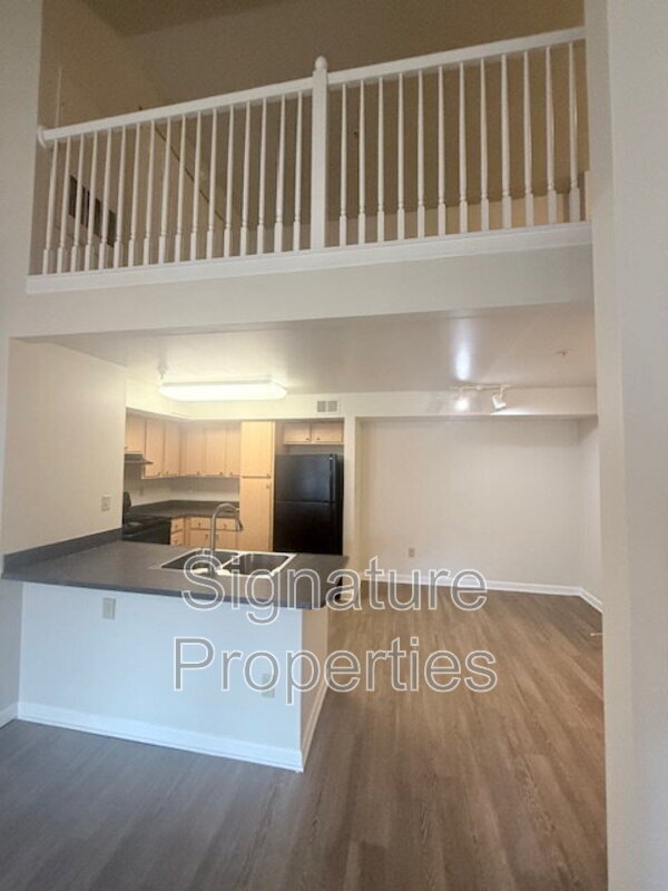 Building Photo - 724 Bristol Village Dr