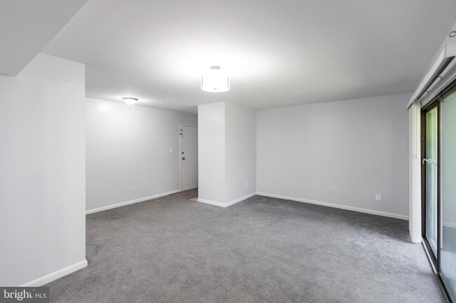 Building Photo - 10618 Provincial Dr