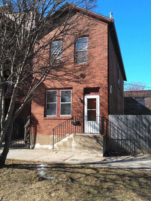 Primary Photo - 310 Western Ave