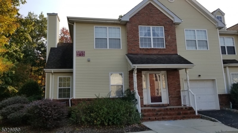 Primary Photo - 202 Pinelli Dr