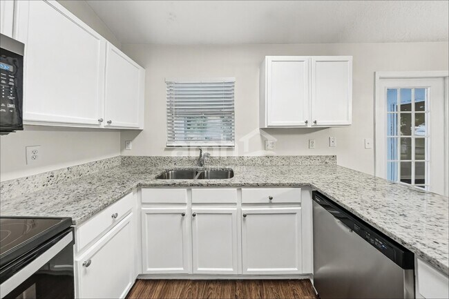Foto del edificio - 331 Valley Edge Dr