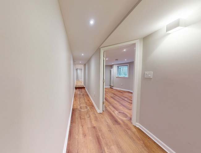 Building Photo - 8 R St NW